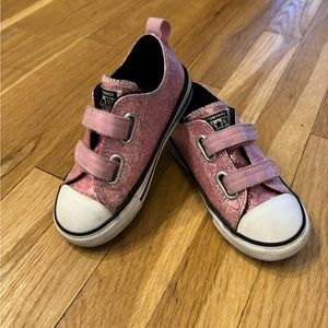 Sparkle pink converse chuck taylors